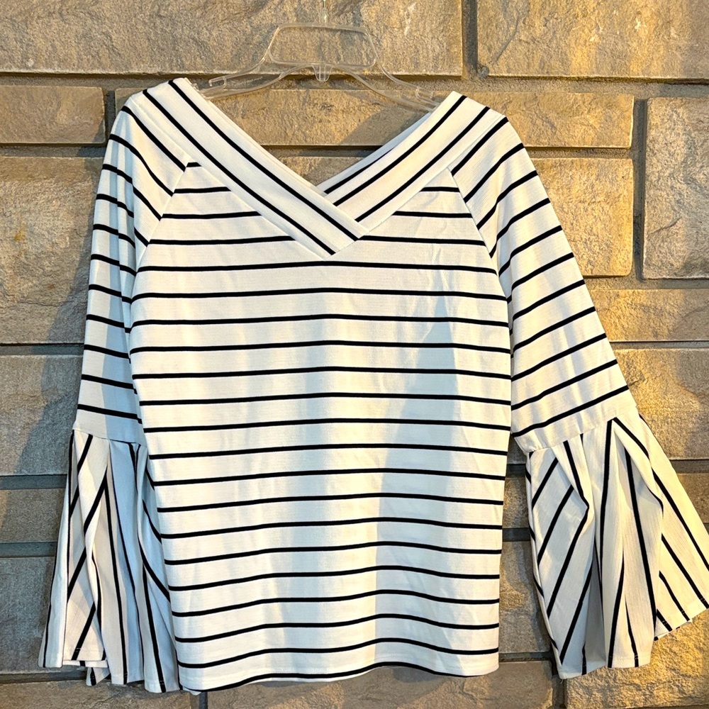 Gibson Latimer Black and White Striped V-Neck Blouse